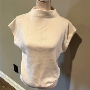 Magashchoni short sleeve sweater